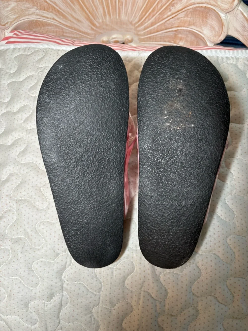 JW ANDERSON Pink Patent Slip-On Mules with Clear Acrylic Chain - Picture 9 of 16